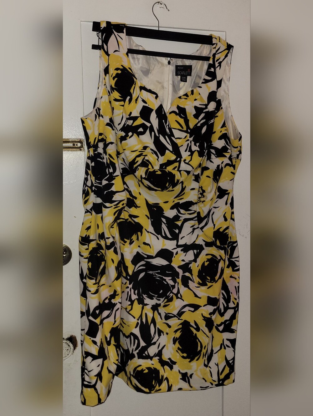 Women's Sleeveless Floral Dress in Yellow, White, Black, Sleeveless Dress Sz 24W